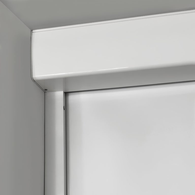 Estores de rolo Shy Zip com caixa de recolha e guias laterais, solução exterior