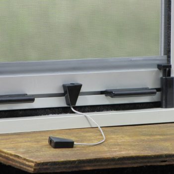 Foto de uma das Redes Mosquiteiras de Rolo da Controsol, própria para Janelas e Portas