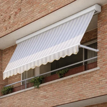 Toldo vertical com braços varandim instalado numa varanda, ideal para proteção solar e privacidade.